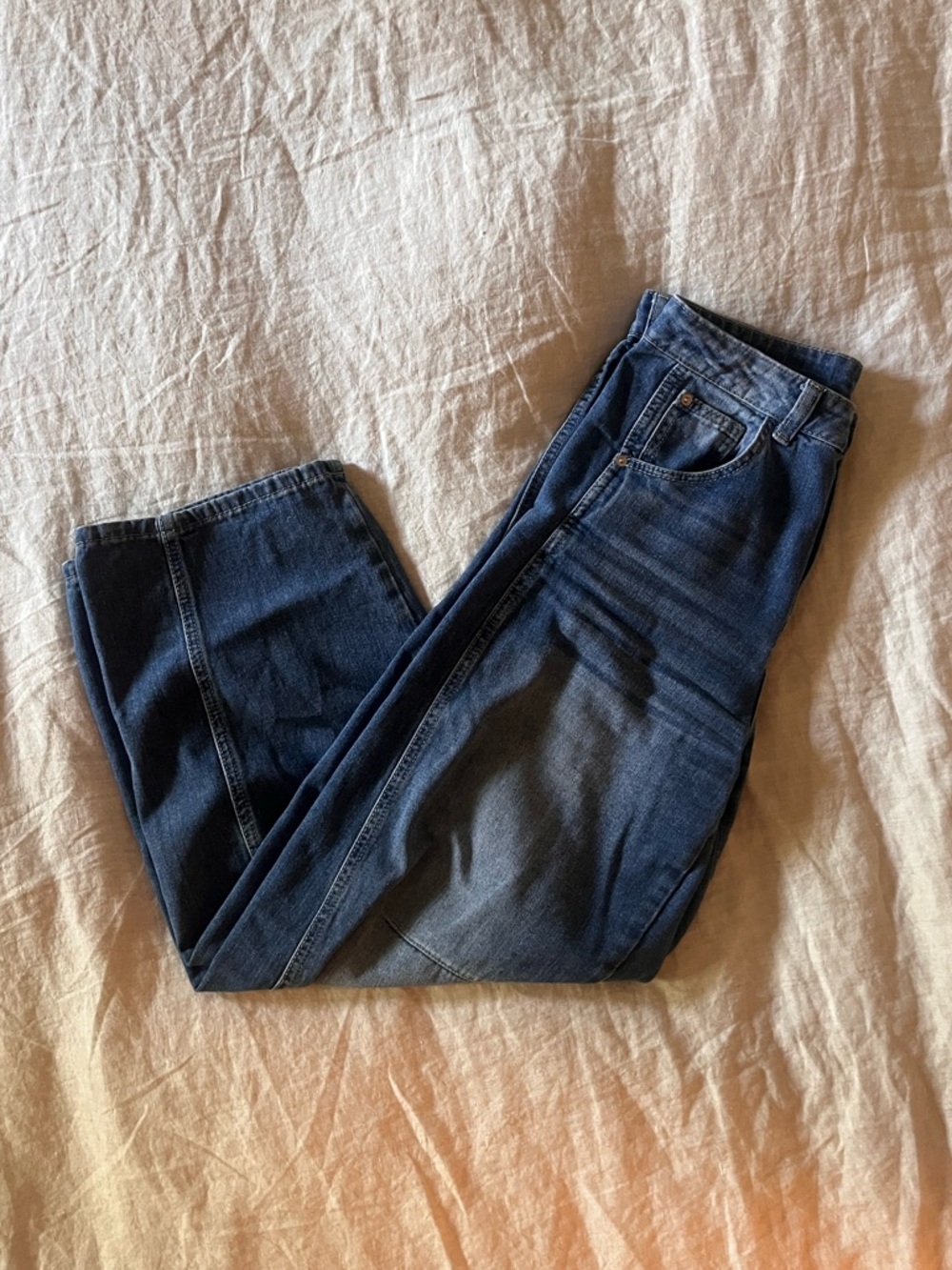 Boyfriend Barrel Jeans // Size 6 - Picture 5 of 6